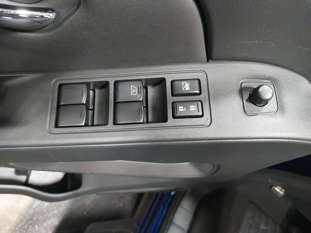 Certified 2023 Nissan Frontier SV AWD/4WD image 37
