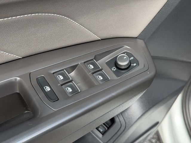 Certified 2023 Volkswagen Atlas SEL Premium AWD/4WD image 17