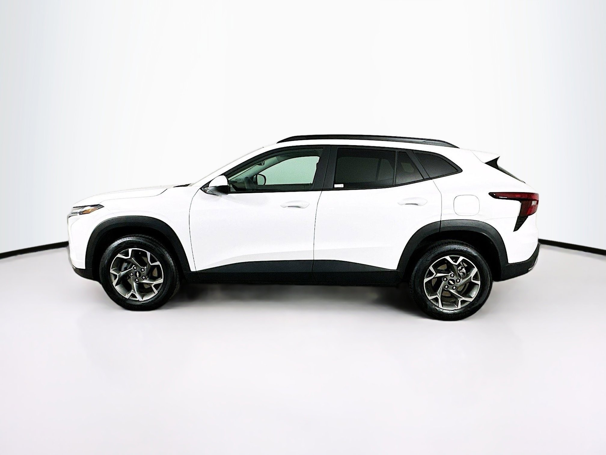 Used 2025 Chevrolet Trax LT image 4