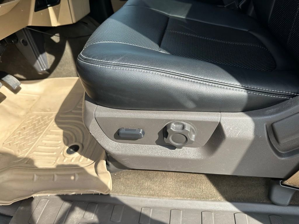 Used 2016 Ford F250 XLT w/ XLT Premium Package image 11