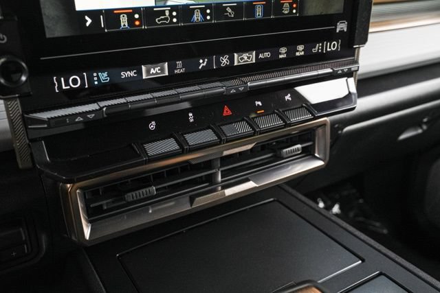 Used 2025 GMC Hummer EV 3X AWD/4WD image 39
