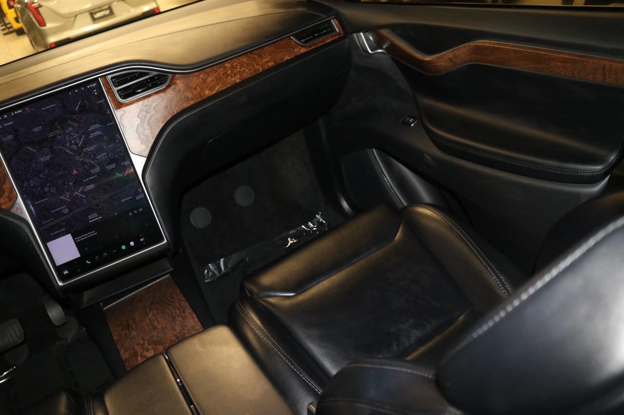 Used 2020 Tesla Model X image 22