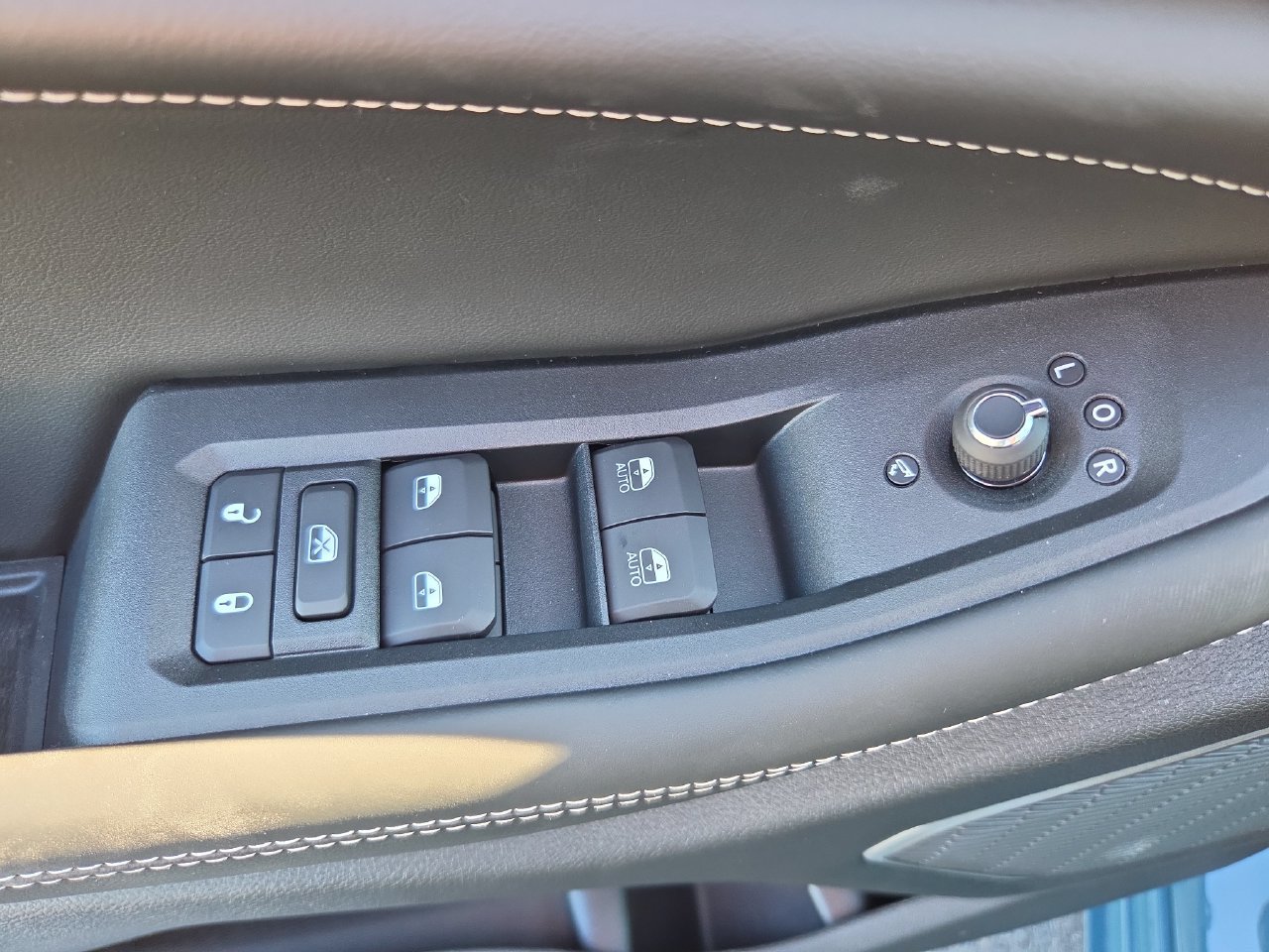 New 2027 Jeep Grand Cherokee Limited AWD/4WD image 4