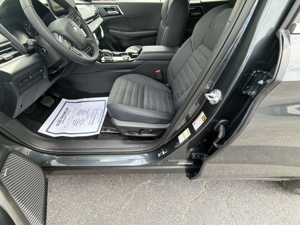 New 2026 Mitsubishi Outlander SE AWD/4WD image 12