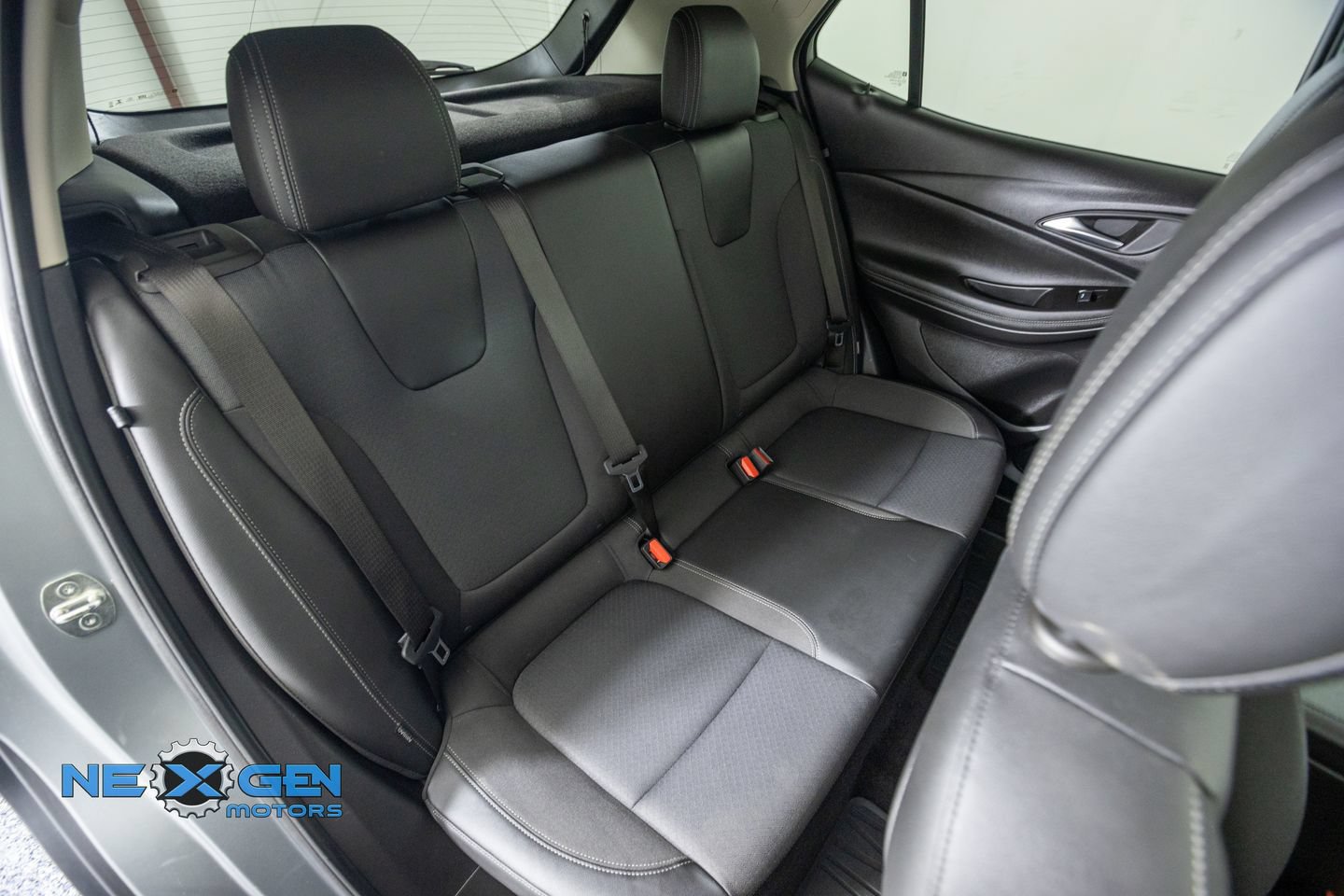 Used 2023 Buick Encore GX Preferred w/ Cold Weather Comfort Package AWD/4WD image 37