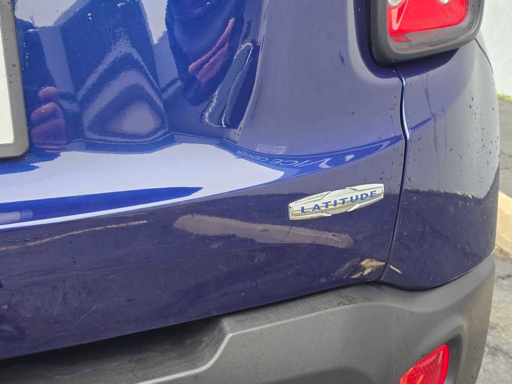 Used 2019 Jeep Renegade Latitude w/ Cold Weather Group AWD/4WD image 26