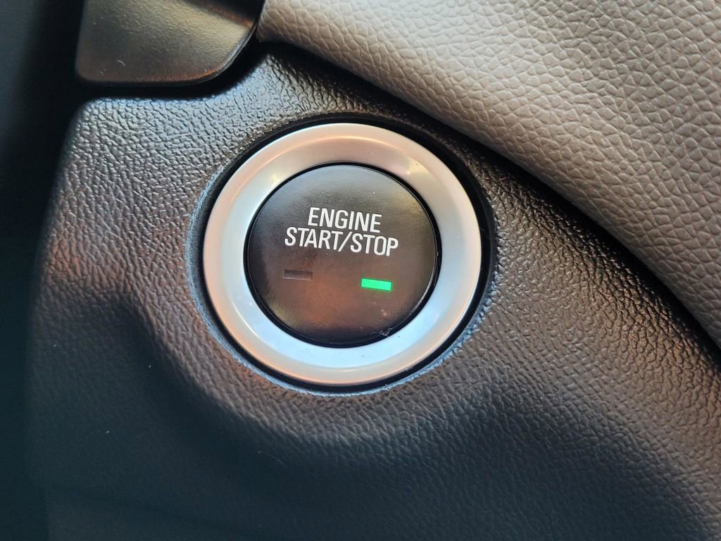 Used 2020 Chevrolet Equinox LT image 29