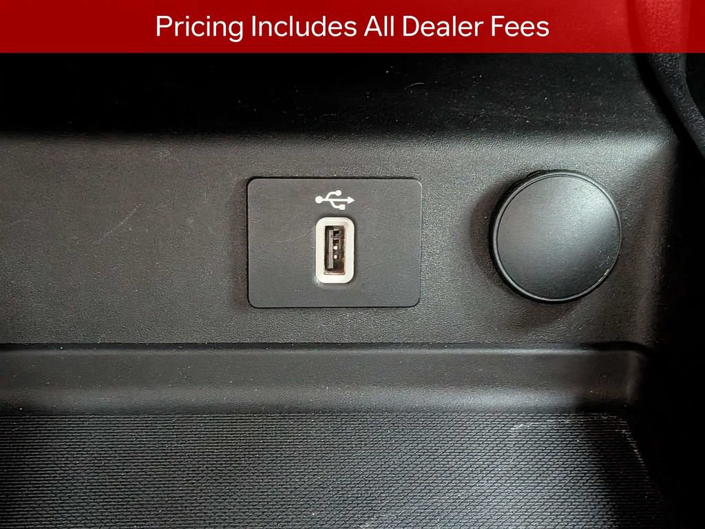 Used 2018 Ford Fusion SE w/ Equipment Group 201A FWD image 22