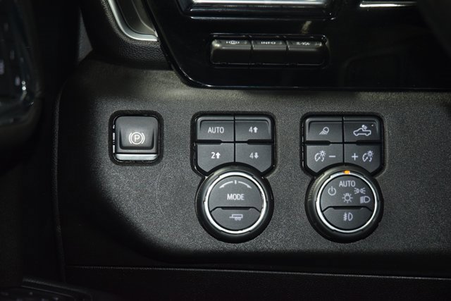 Used 2024 Chevrolet Silverado 3500 High Country w/ Technology Package image 38