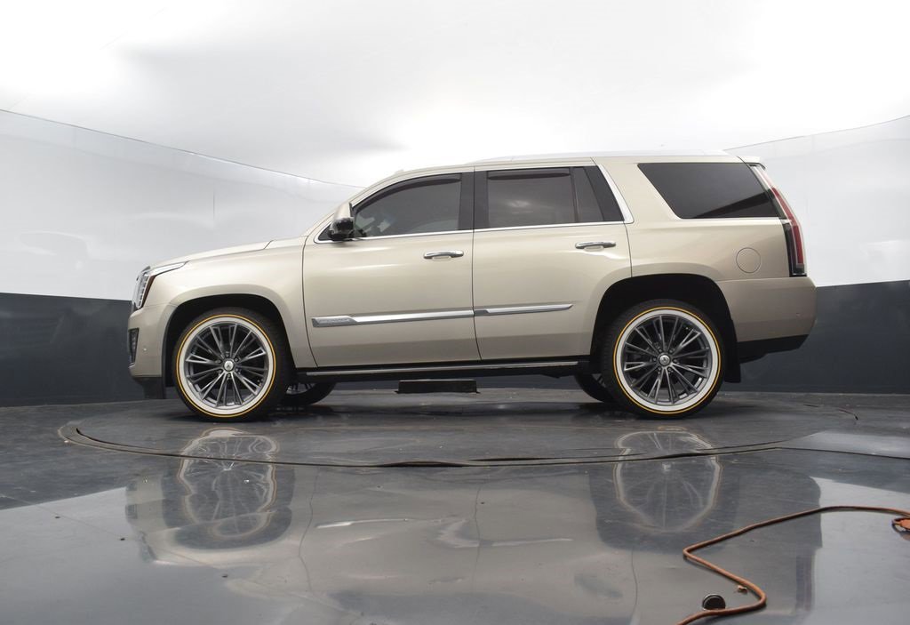 Used 2017 Cadillac Escalade Platinum image 56