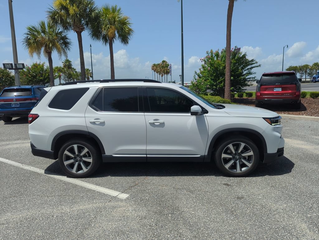 Used 2024 Honda Pilot Elite image 3