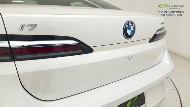 Used 2023 BMW i7 xDrive60 AWD/4WD image 26