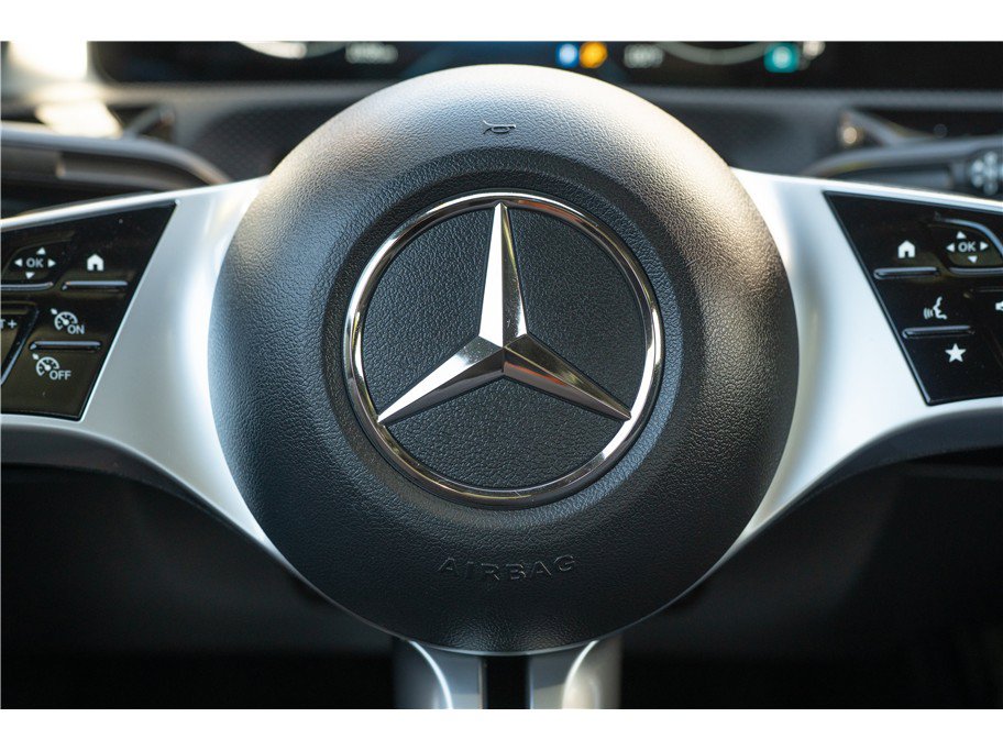Used 2025 Mercedes-Benz CLA 250 image 3