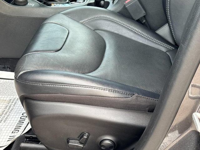 Used 2023 Jeep Cherokee Altitude Lux w/ Lux Elite Package AWD/4WD image 21