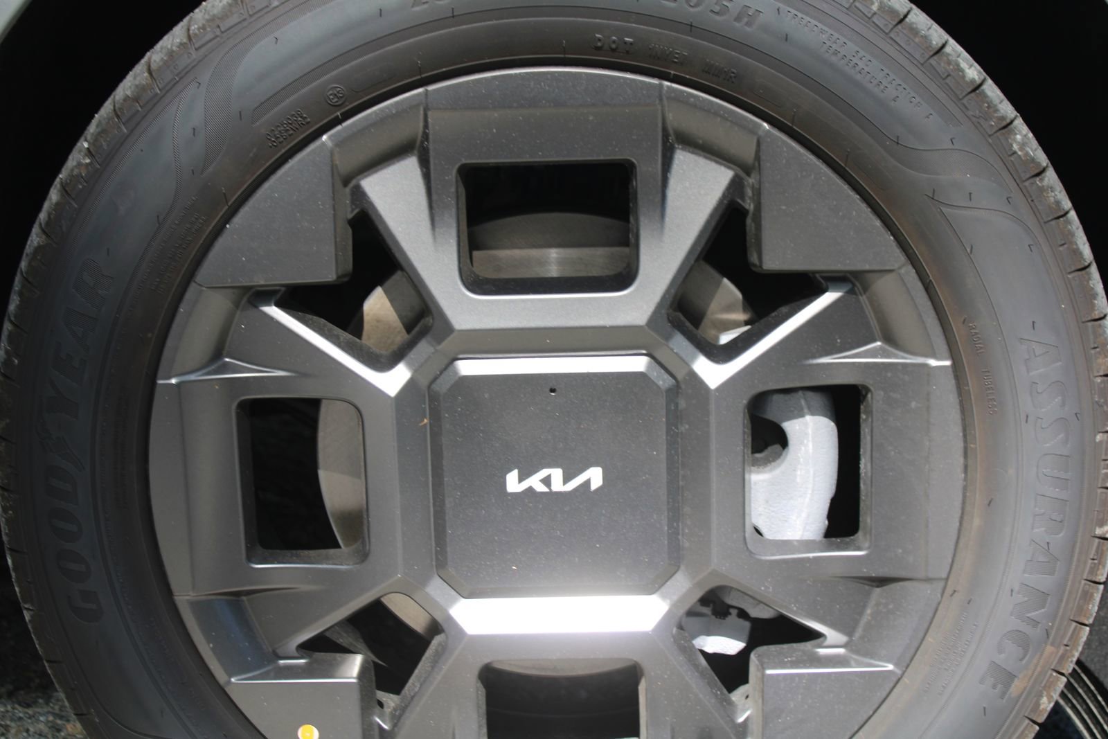 New 2026 Kia Carnival EX image 25