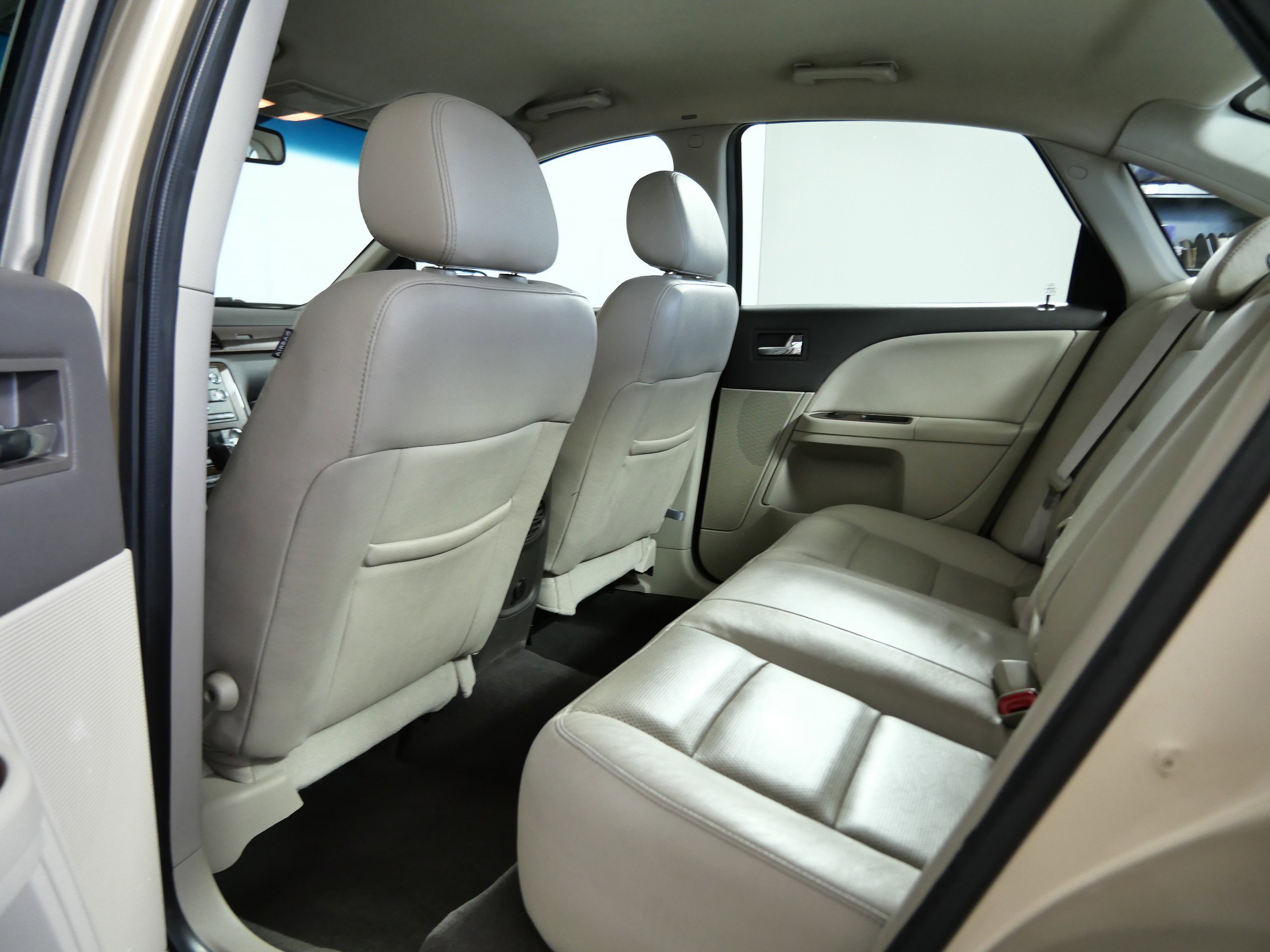 Used 2008 Ford Taurus Limited FWD image 14