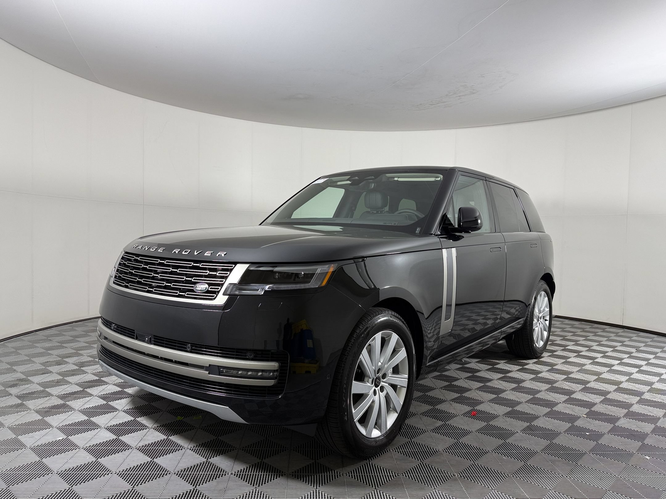New 2027 Land Rover Range Rover SE
