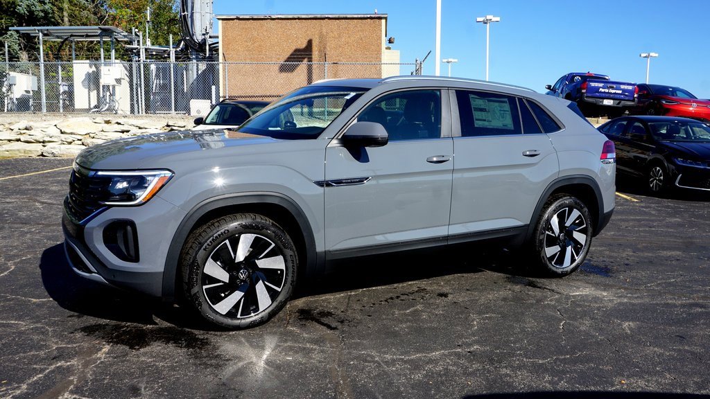 New 2026 Volkswagen Atlas Cross Sport SE image 2