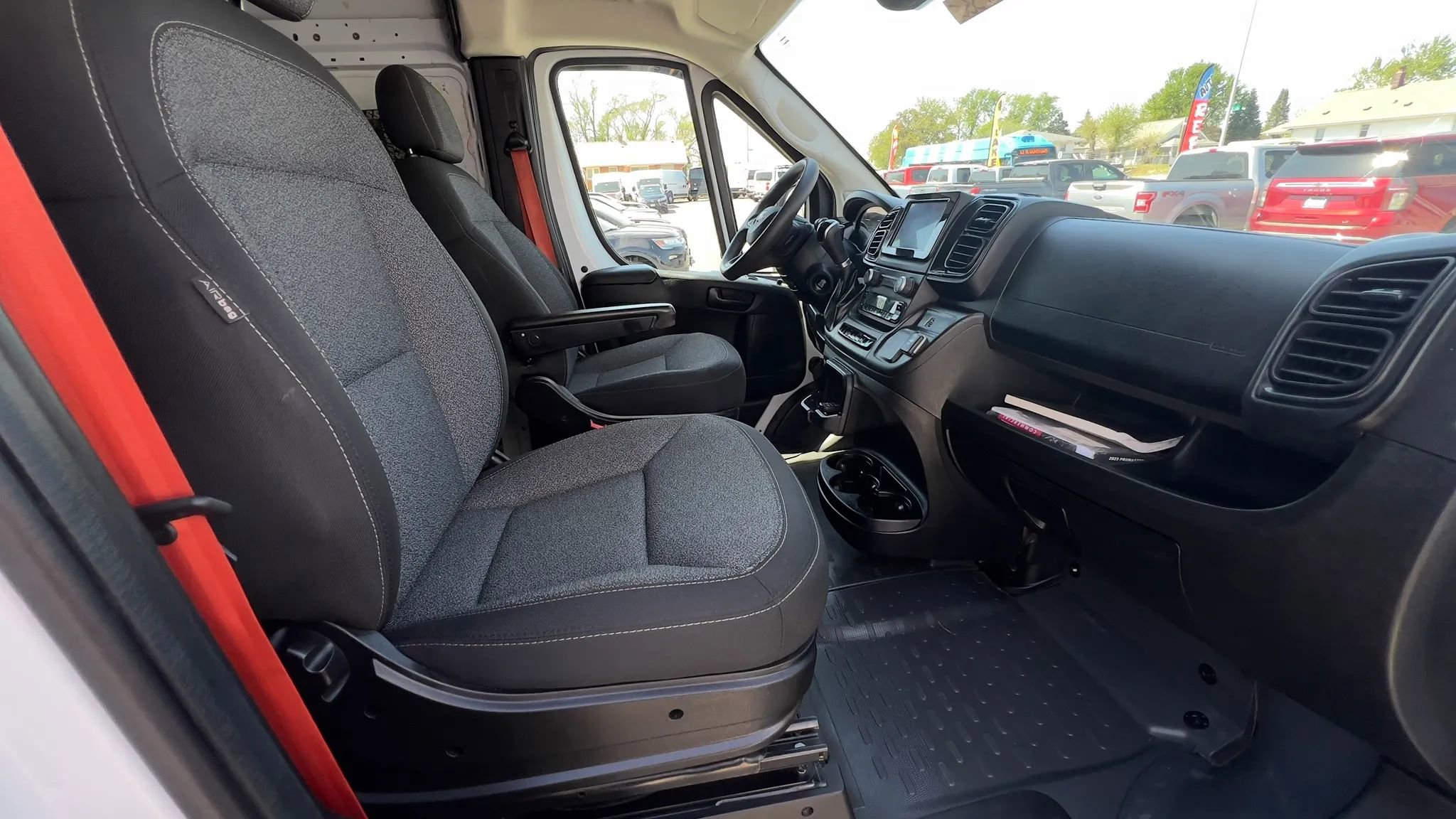 Used 2023 RAM ProMaster 3500 w/ Driver Convenience Group FWD image 21