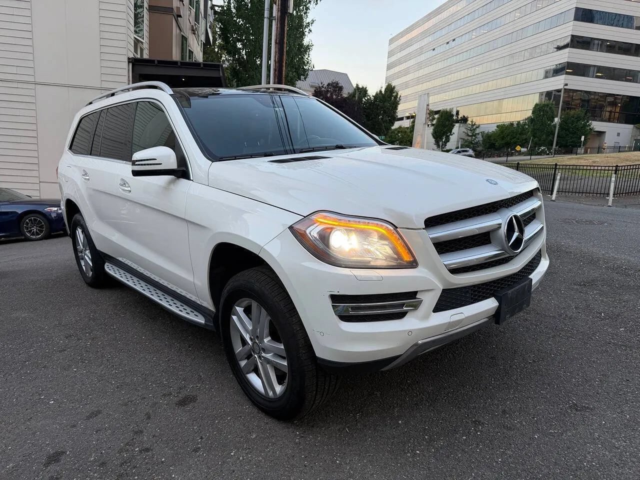 Used 2014 Mercedes-Benz GL 350 BlueTEC 4MATIC image 6