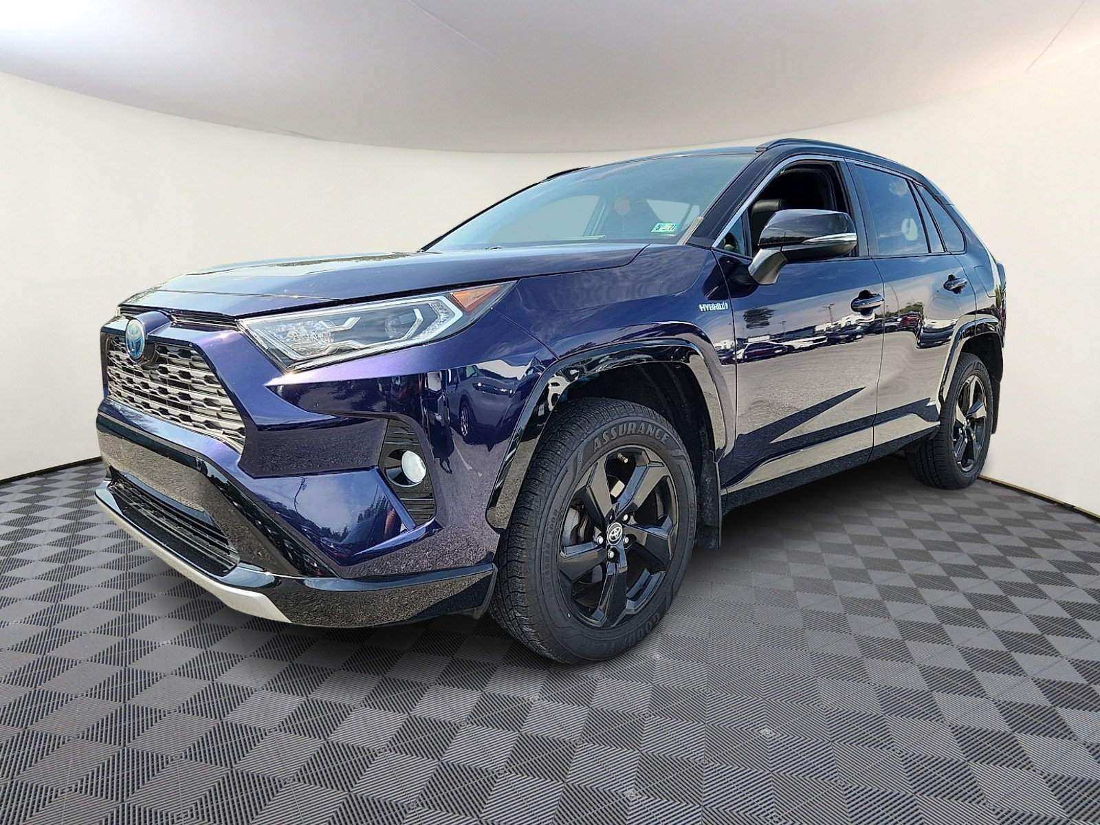 Used 2019 Toyota RAV4 XSE w/ All Weather Liner Package AWD/4WD image 3