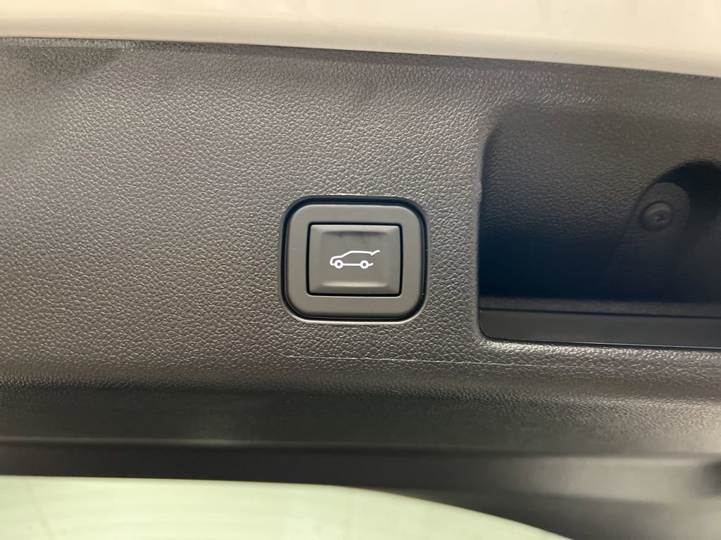 New 2026 Chevrolet Equinox EV LT image 11