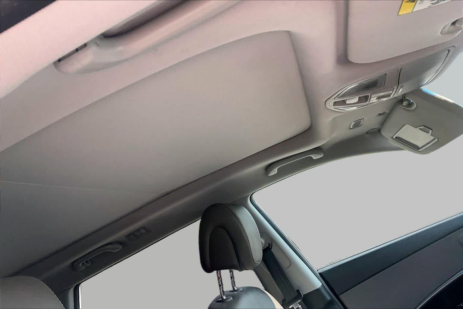 Used 2017 Hyundai Santa Fe Limited FWD image 11