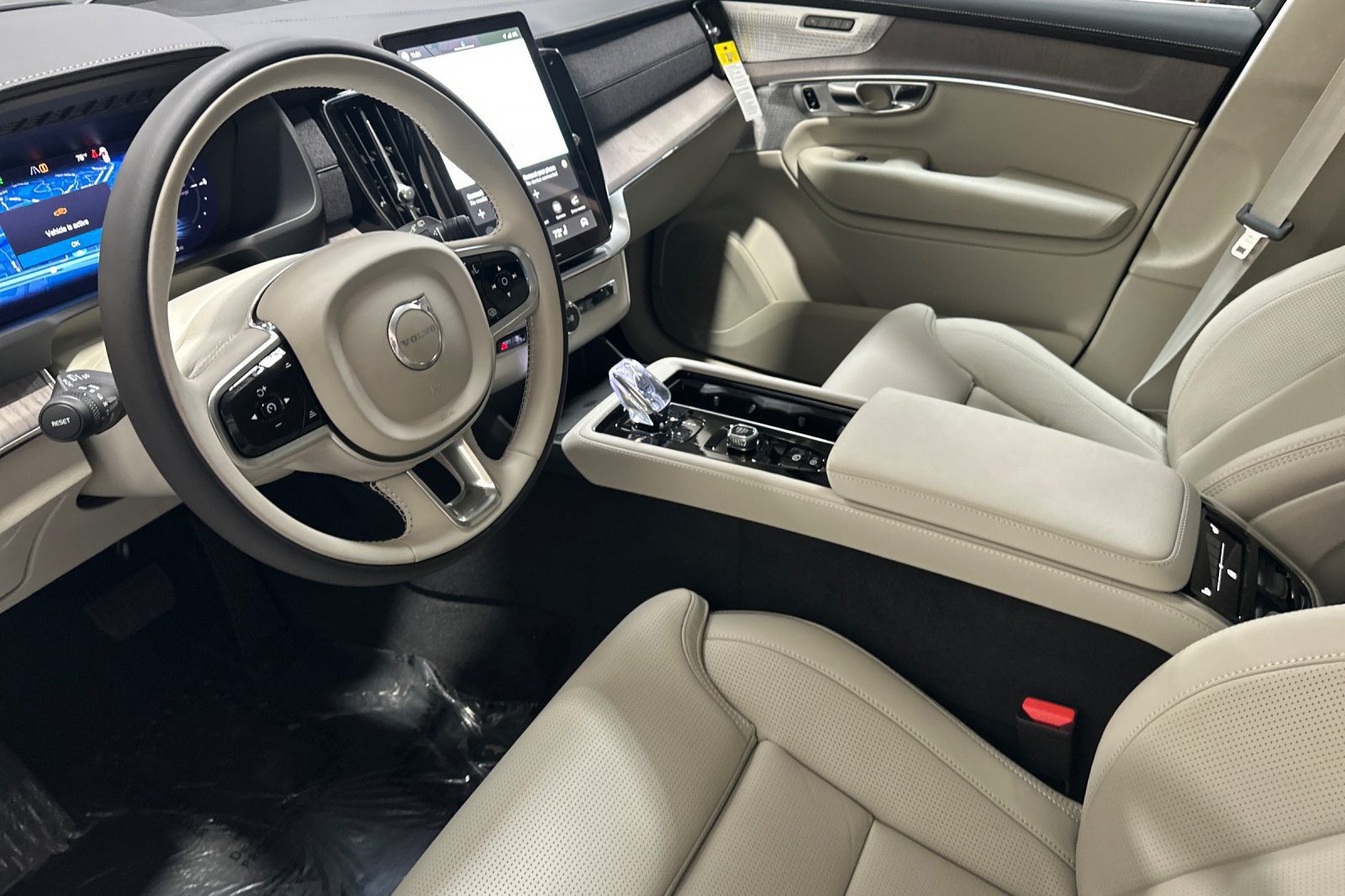 New 2027 Volvo XC90 T8 Ultra AWD/4WD image 13