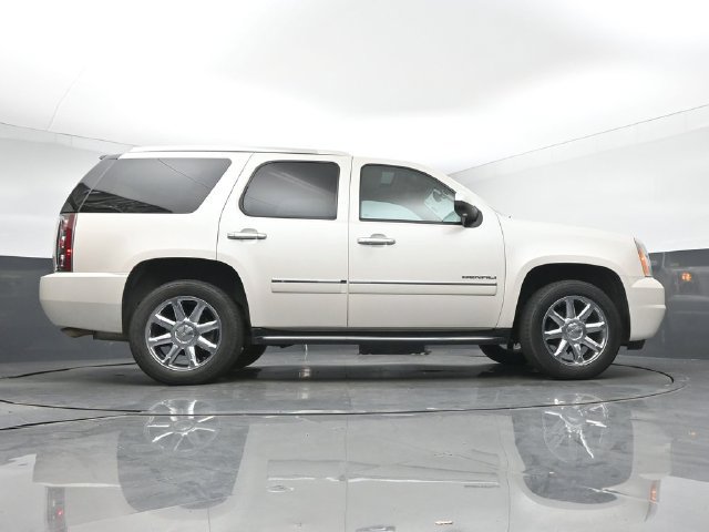 Used 2012 GMC Yukon Denali RWD image 17