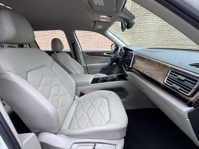 Used 2024 Volkswagen Atlas SE AWD/4WD image 6