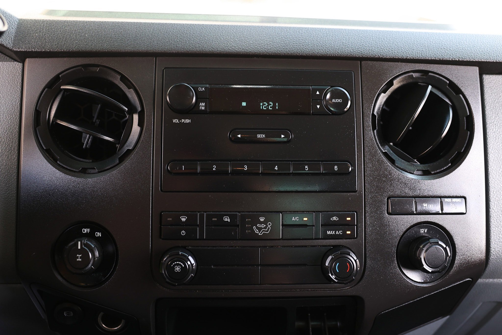 Used 2016 Ford F250 XL w/ Power Equipment Group RWD image 30