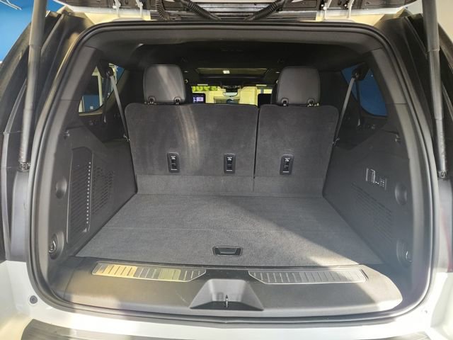 Used 2025 GMC Yukon XL Denali w/ Advanced Technology Package image 17