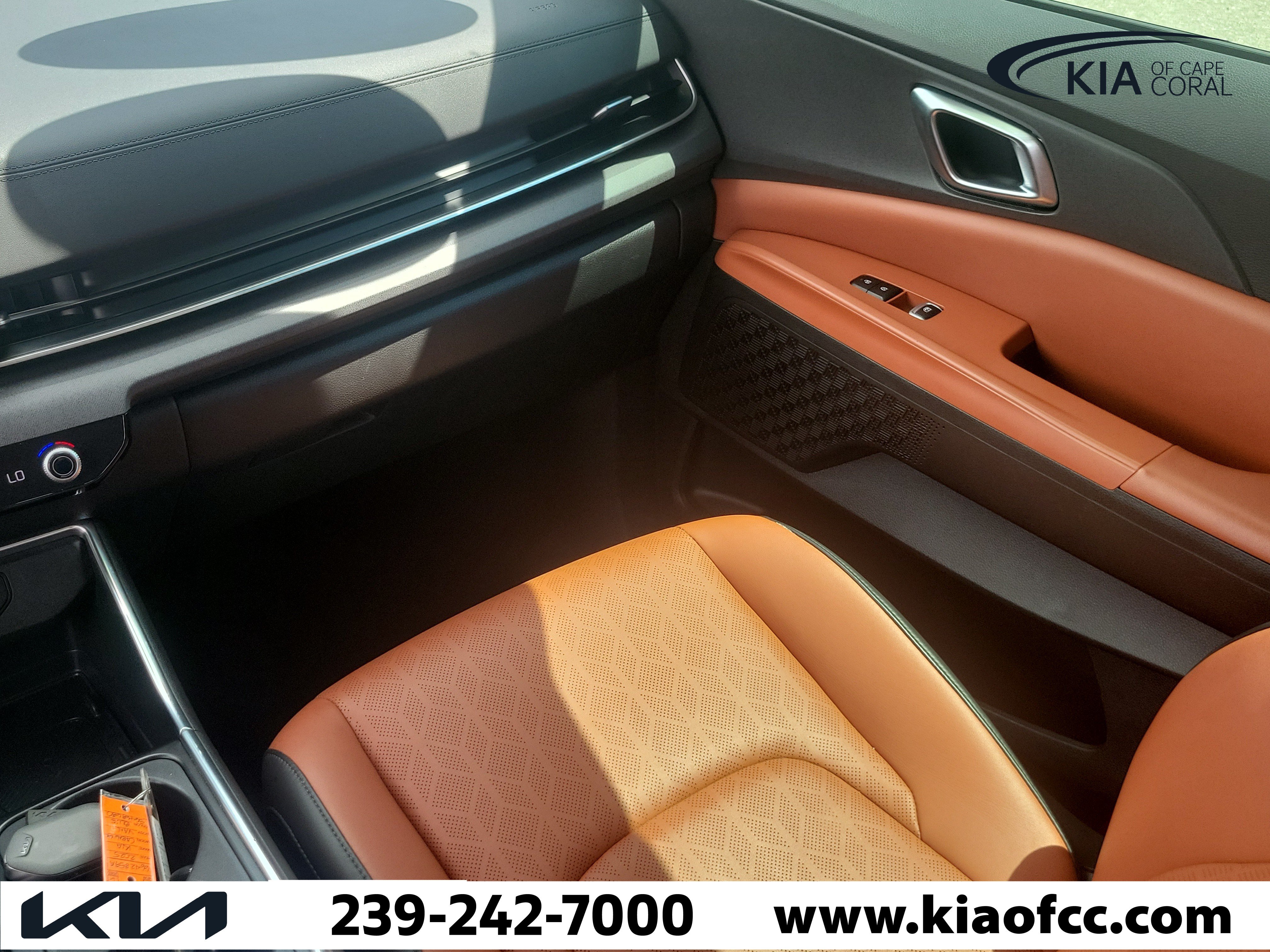 Certified 2025 Kia Carnival EX FWD image 18