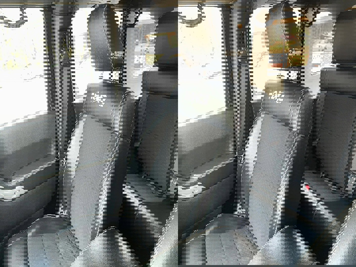 Used 2012 Jeep Wrangler Unlimited Rubicon image 17