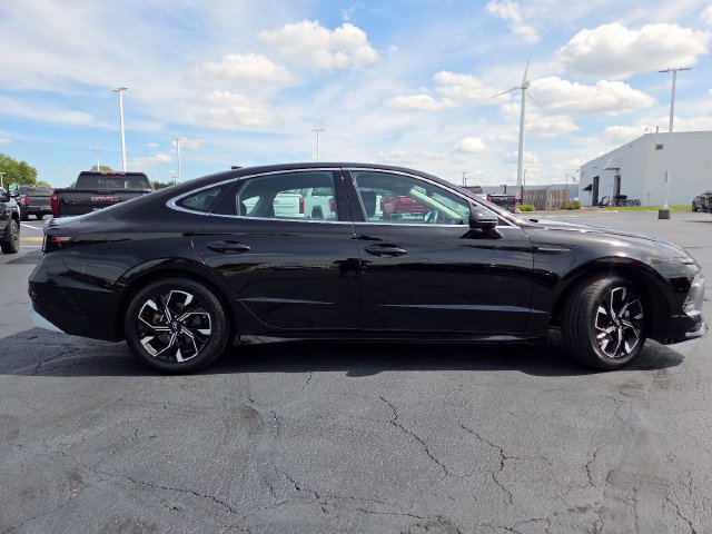 Used 2024 Hyundai Sonata SEL AWD/4WD image 16