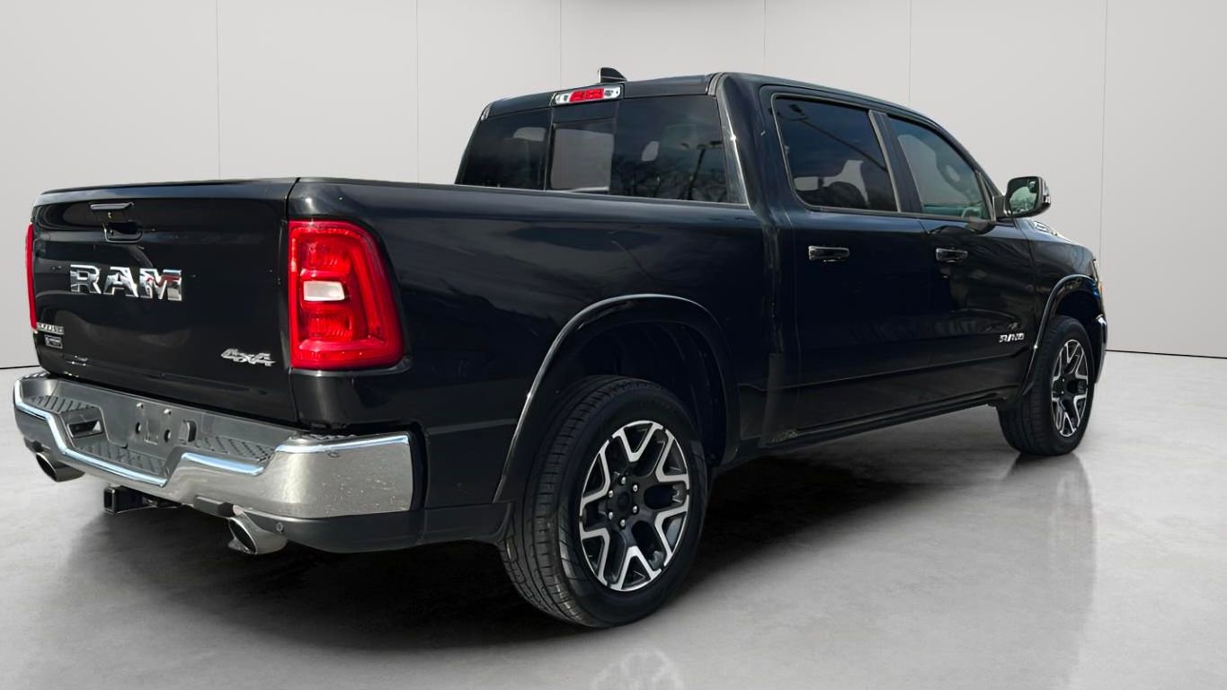 Used 2025 RAM 1500 Laramie AWD/4WD image 6