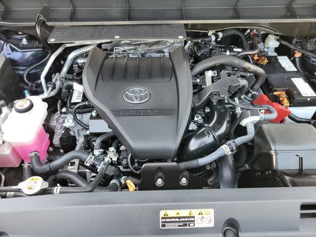 Used 2025 Toyota Highlander LE FWD image 27