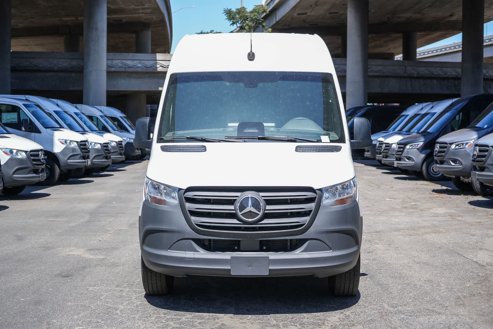 New 2025 Mercedes-Benz eSprinter 170 Cargo image 2
