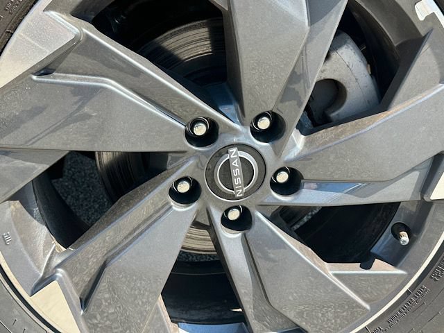 Used 2025 Nissan Rogue SV FWD image 33