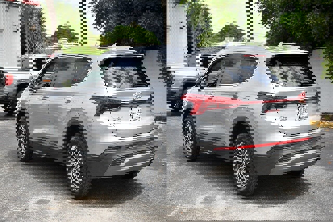 Used 2023 Hyundai Santa Fe SEL image 4