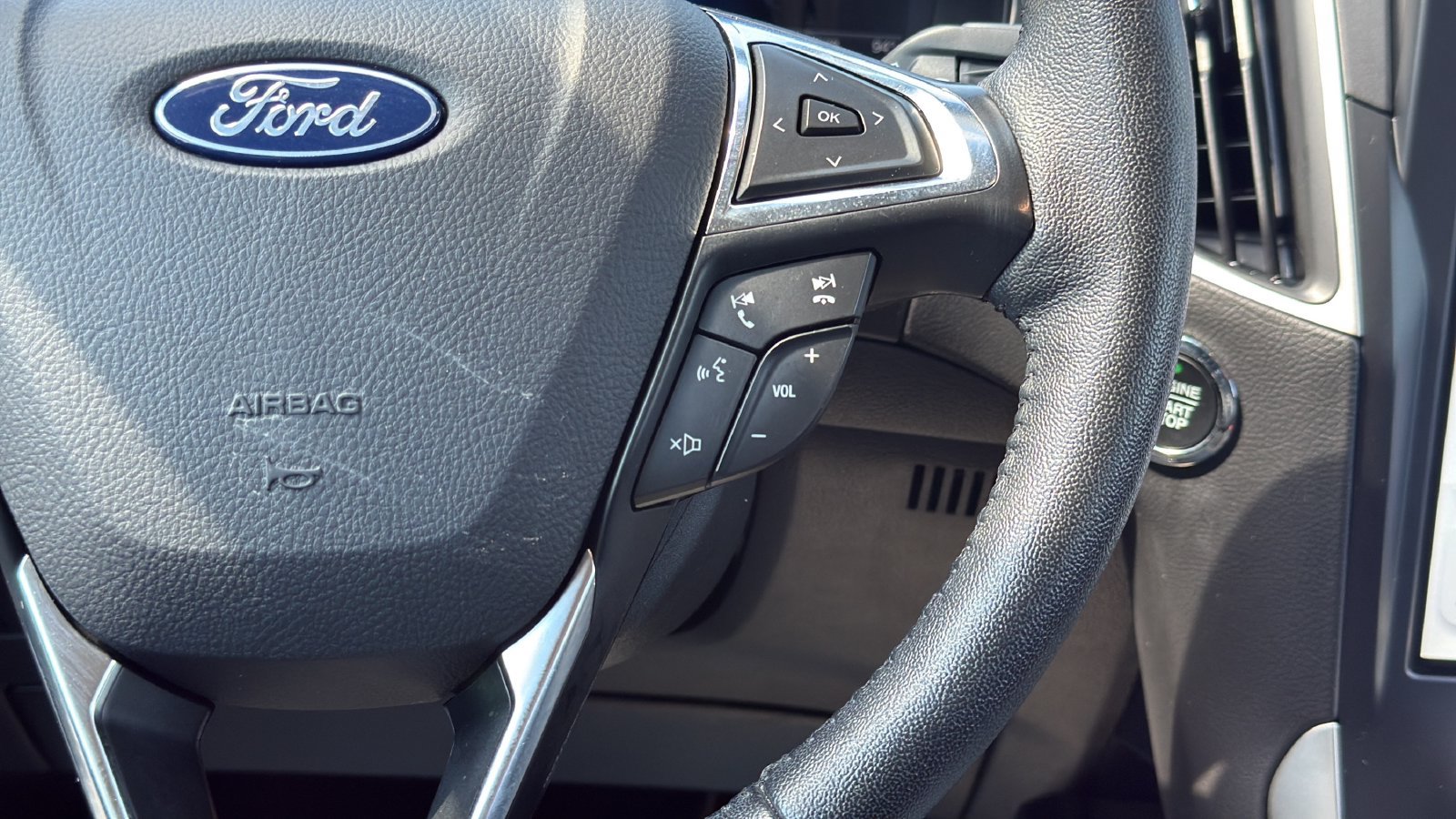 Used 2024 Ford Edge SEL AWD/4WD image 15