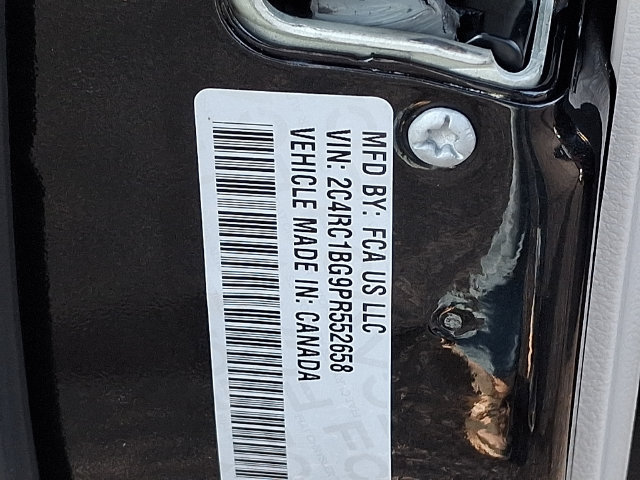 Used 2023 Chrysler Pacifica Touring-L FWD image 27
