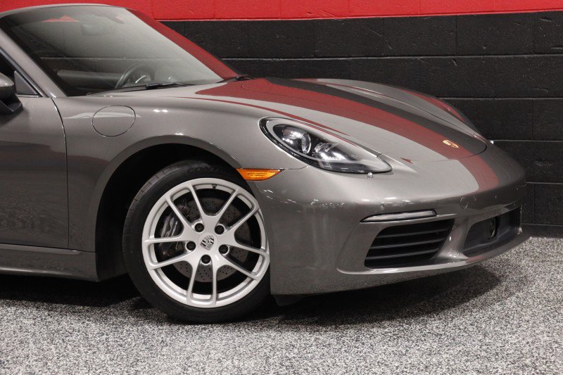 Used 2017 Porsche 718 Boxster RWD image 3