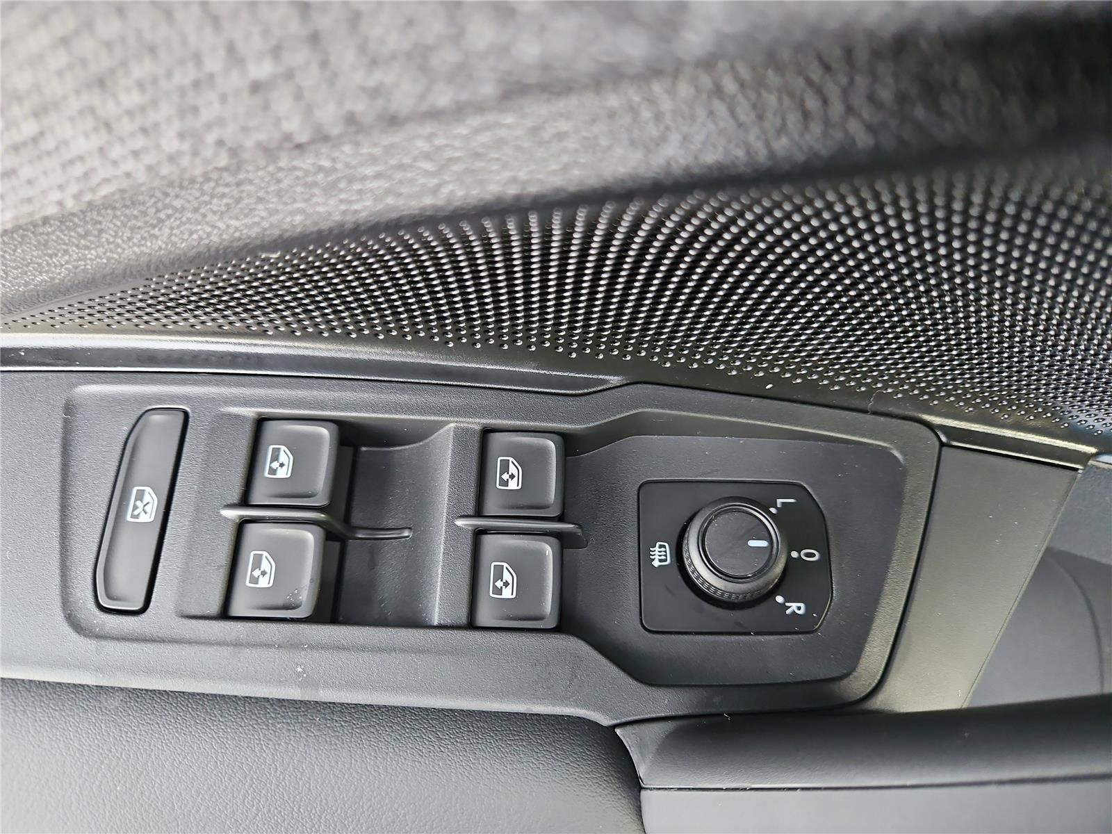 New 2026 Volkswagen Tiguan S image 14