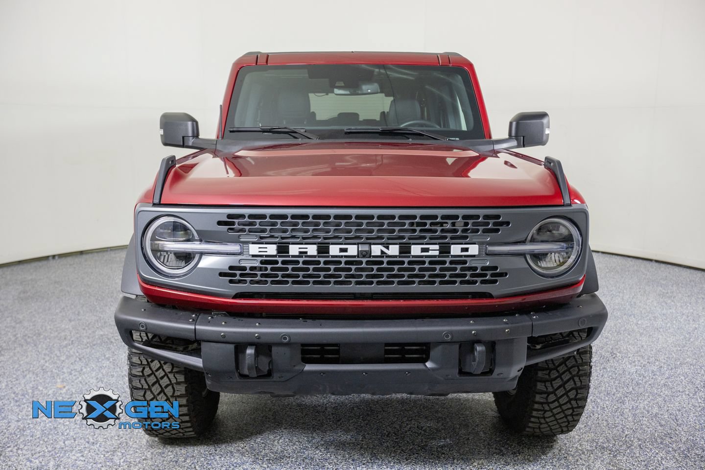 Used 2025 Ford Bronco Badlands AWD/4WD image 2
