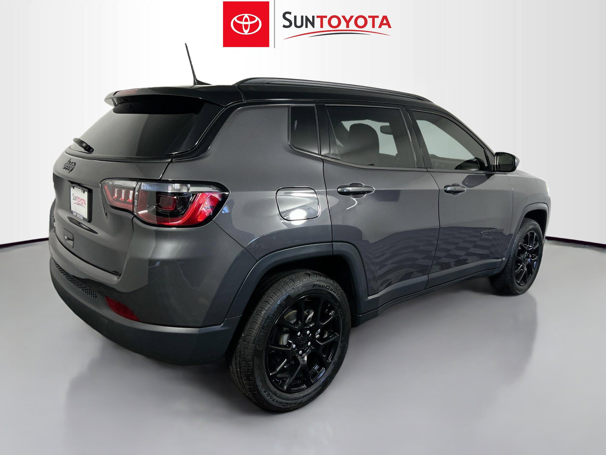 Used 2024 Jeep Compass Latitude w/ Convenience Group image 4