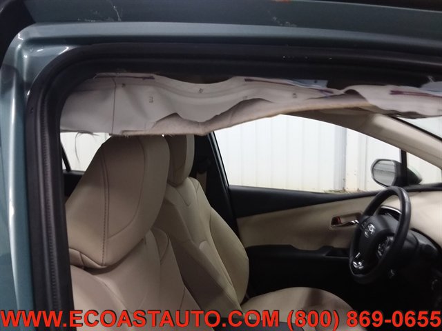 Used 2022 Toyota Prius Limited w/ Premium Convenience Package FWD image 23