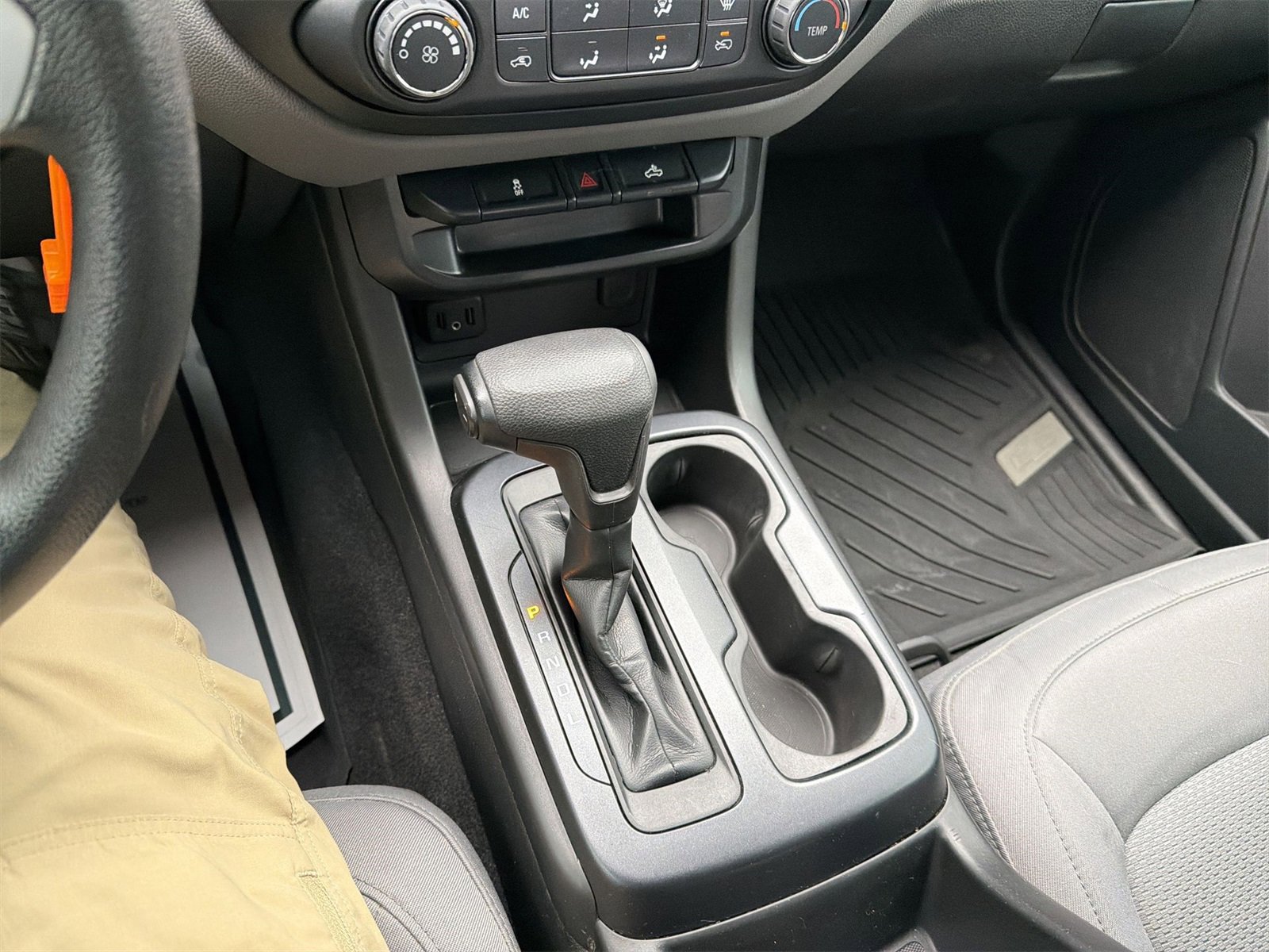 Used 2020 Chevrolet Colorado W/T w/ Custom Special Edition image 16