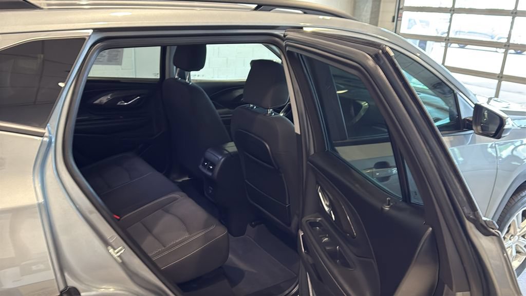 Used 2023 GMC Terrain SLE w/ Driver Convenience Package AWD/4WD image 14