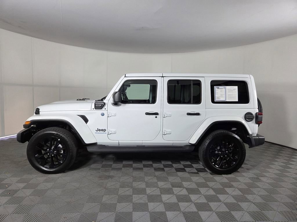 Certified 2025 Jeep Wrangler Sahara image 8